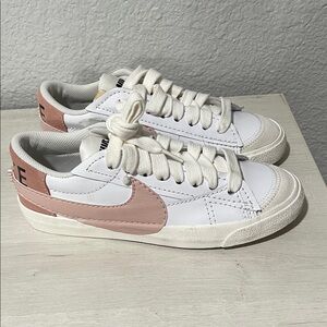 Nike Women's White and Light Pink Sneakers